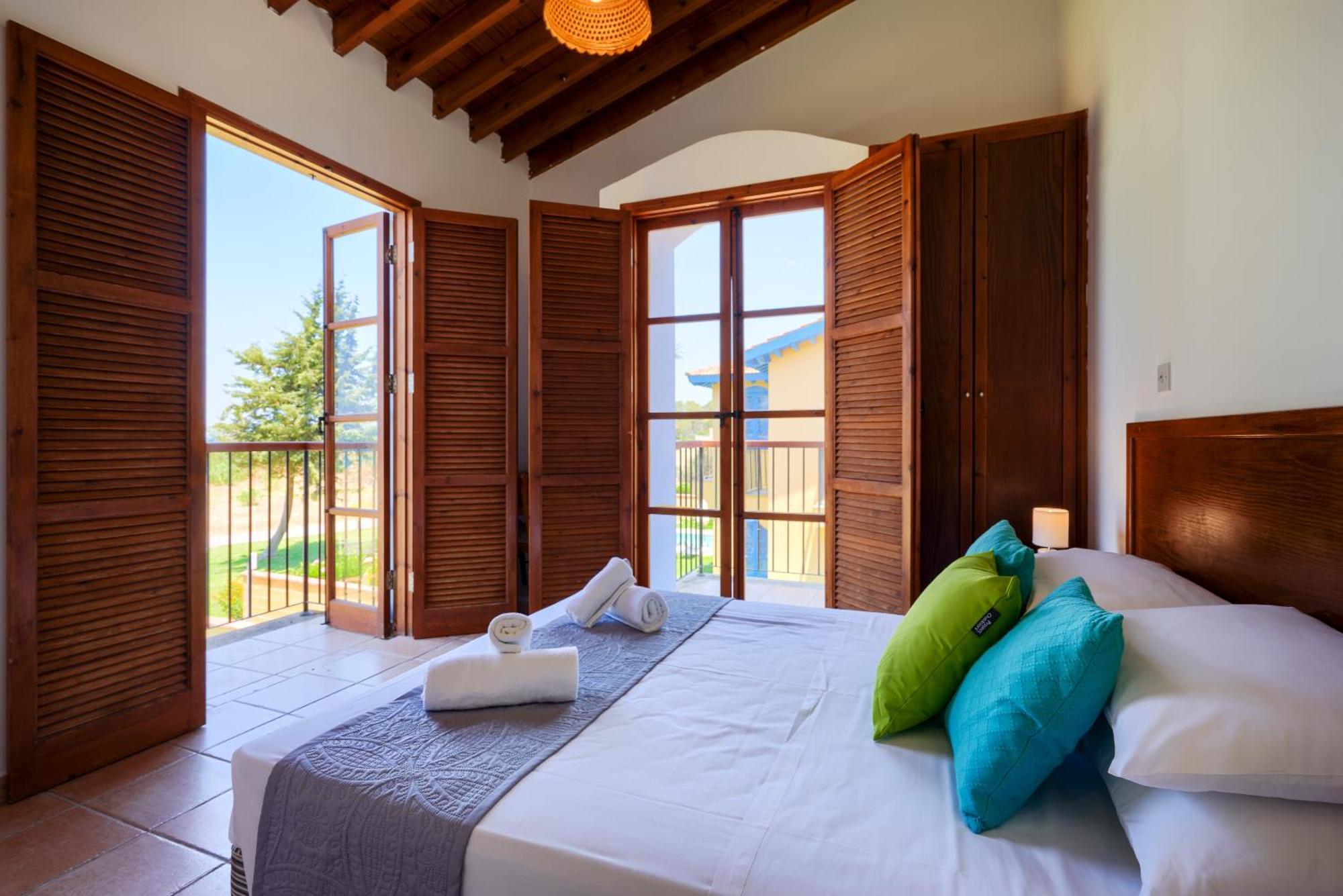 The Olympians Villas Polis Kültér fotó